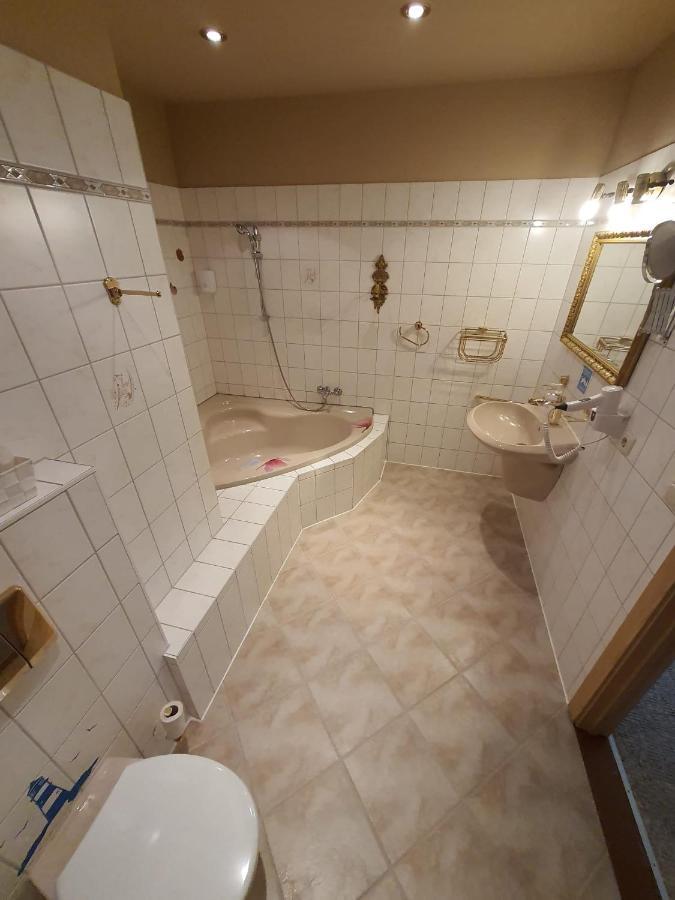 Hotel Knoepel Висмар Экстерьер фото