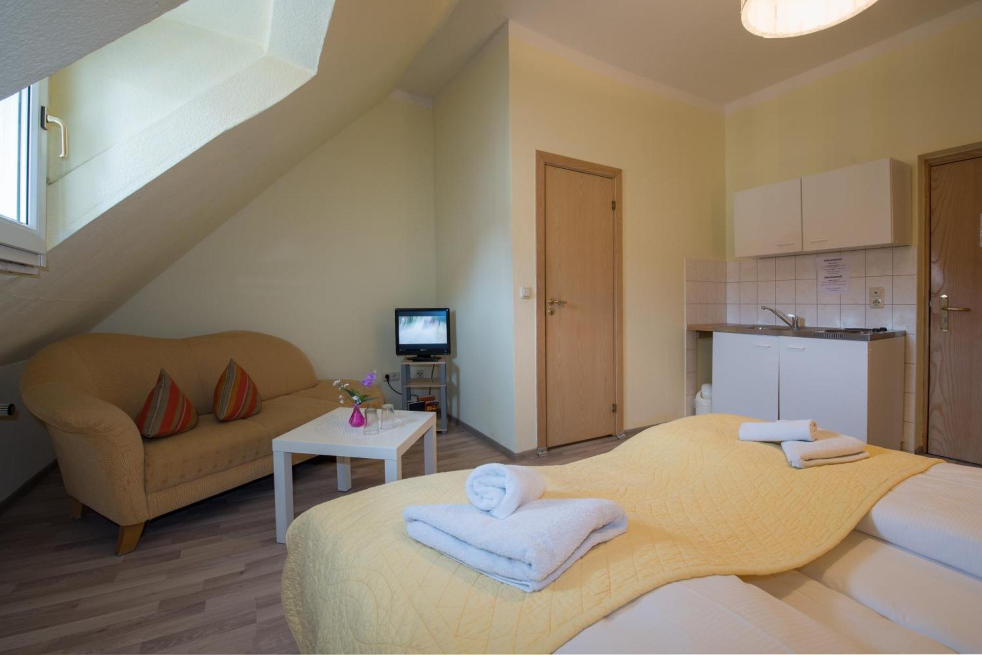 Hotel Knoepel Висмар Экстерьер фото